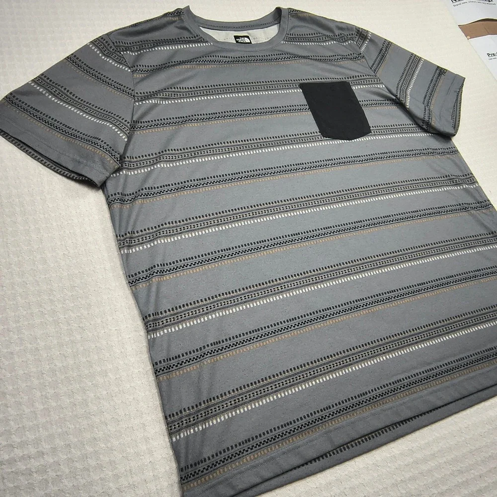 The North Face Men's XXL Gray Striped FlashDry Pocket T-Shirt Short Sleeve Tee